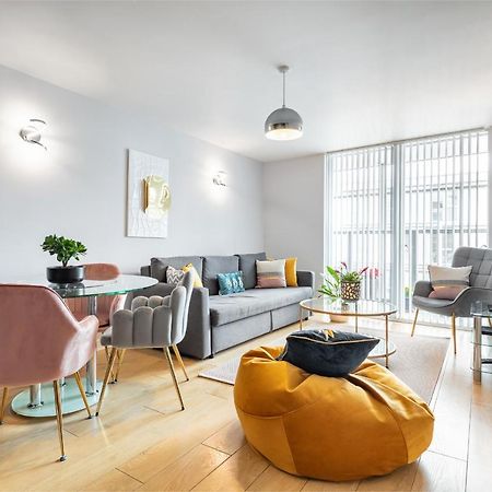Stunning Apartment With Underground Parking! Londra Dış mekan fotoğraf