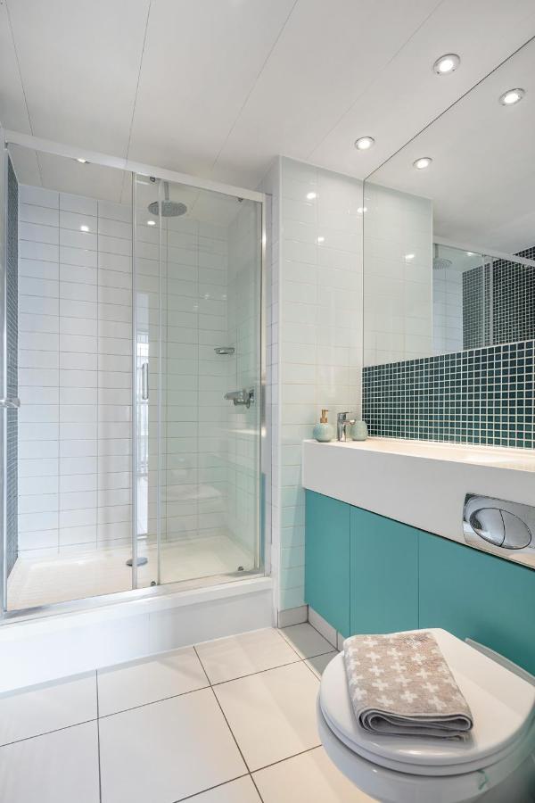 Stunning Apartment With Underground Parking! Londra Dış mekan fotoğraf