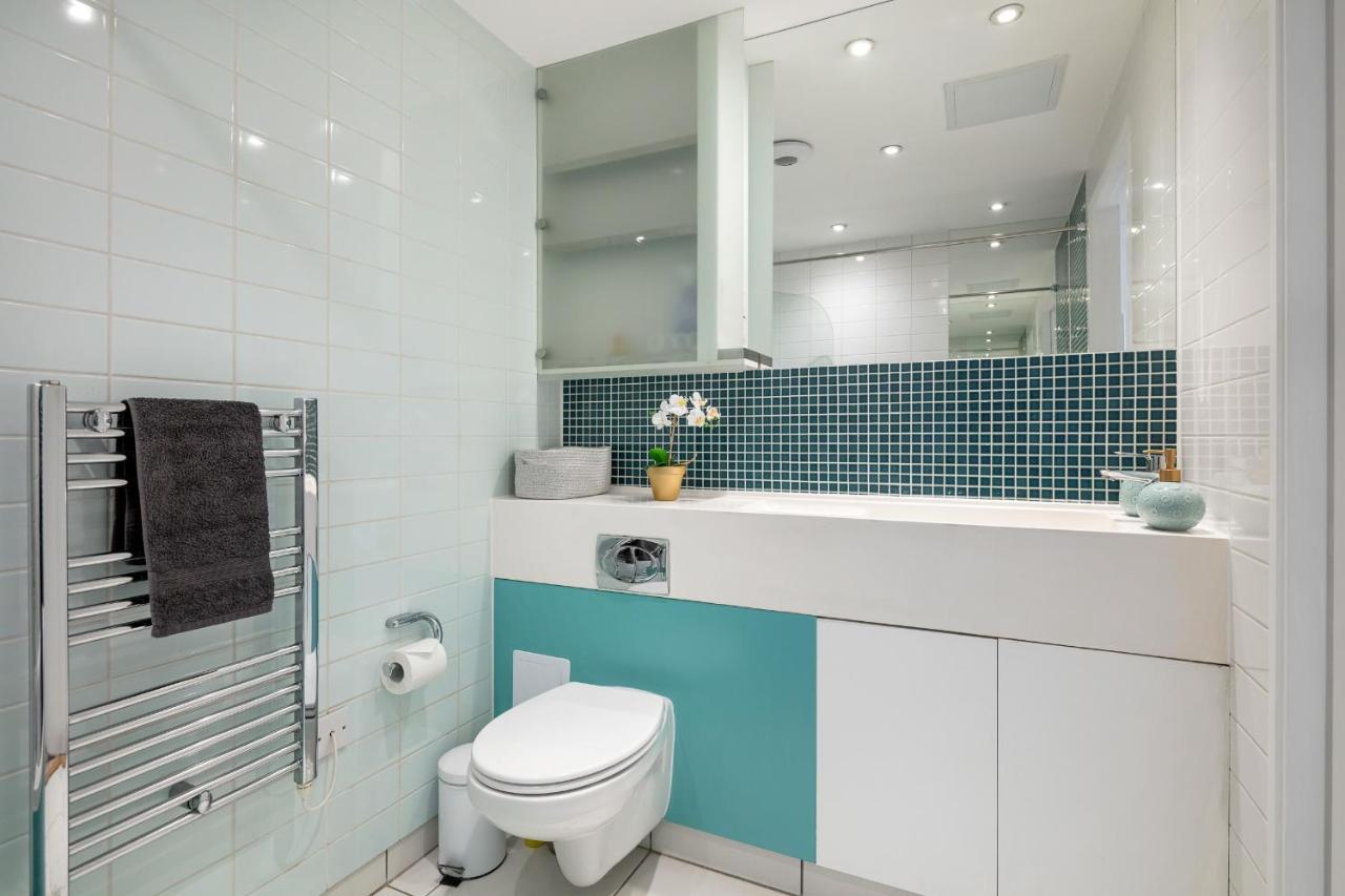 Stunning Apartment With Underground Parking! Londra Dış mekan fotoğraf