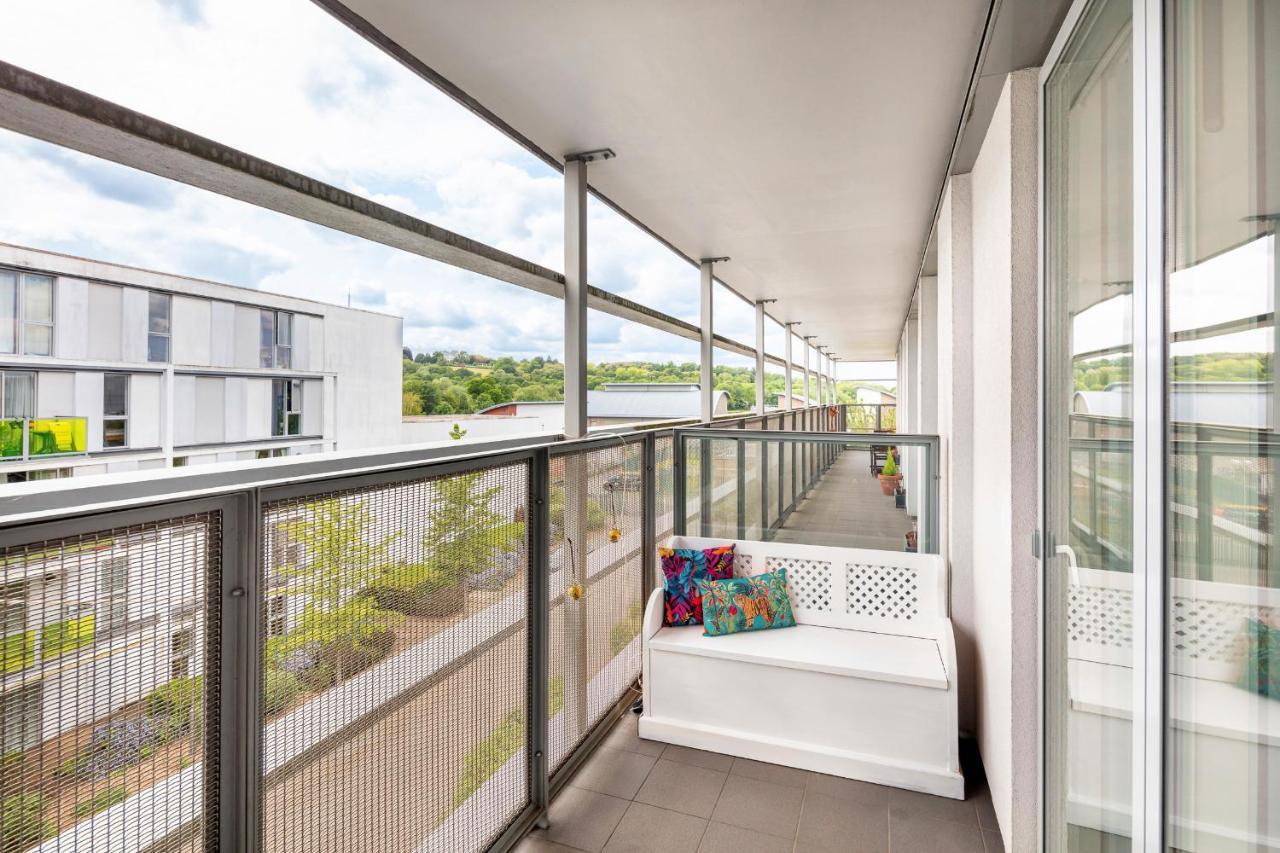 Stunning Apartment With Underground Parking! Londra Dış mekan fotoğraf