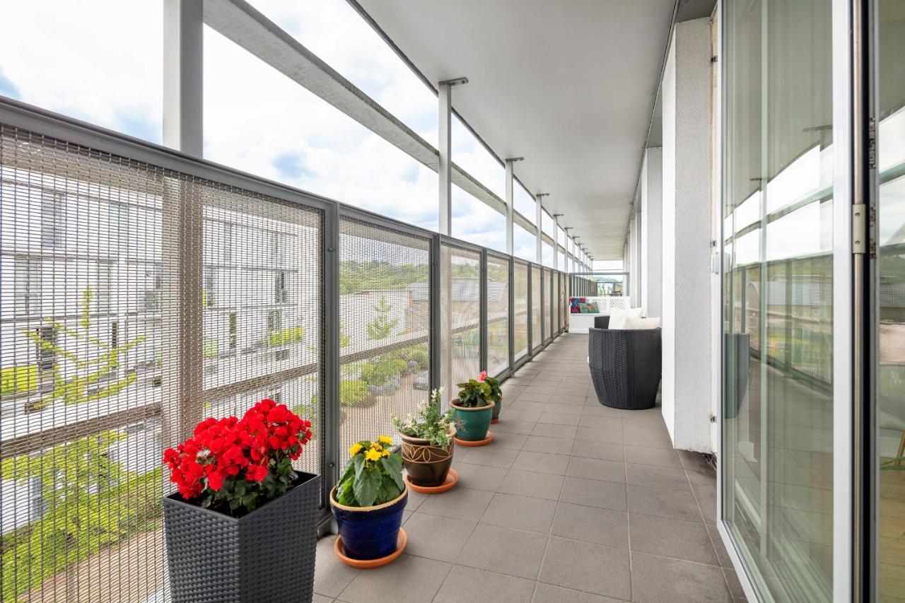 Stunning Apartment With Underground Parking! Londra Dış mekan fotoğraf