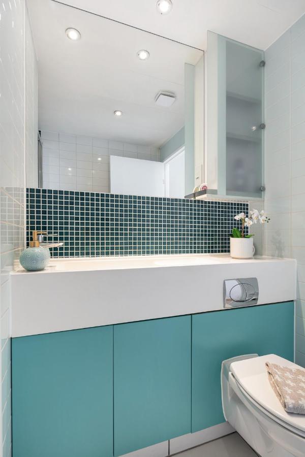 Stunning Apartment With Underground Parking! Londra Dış mekan fotoğraf