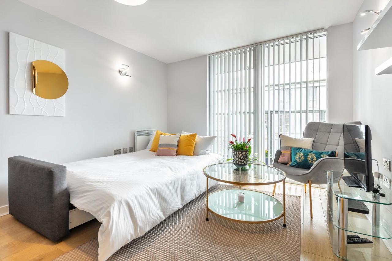 Stunning Apartment With Underground Parking! Londra Dış mekan fotoğraf